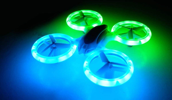 el dron con relámpago